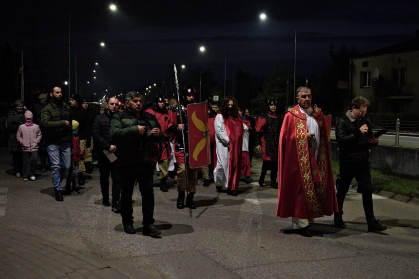 DROGA KRZYŻOWA ULICAMI DĘBEGO